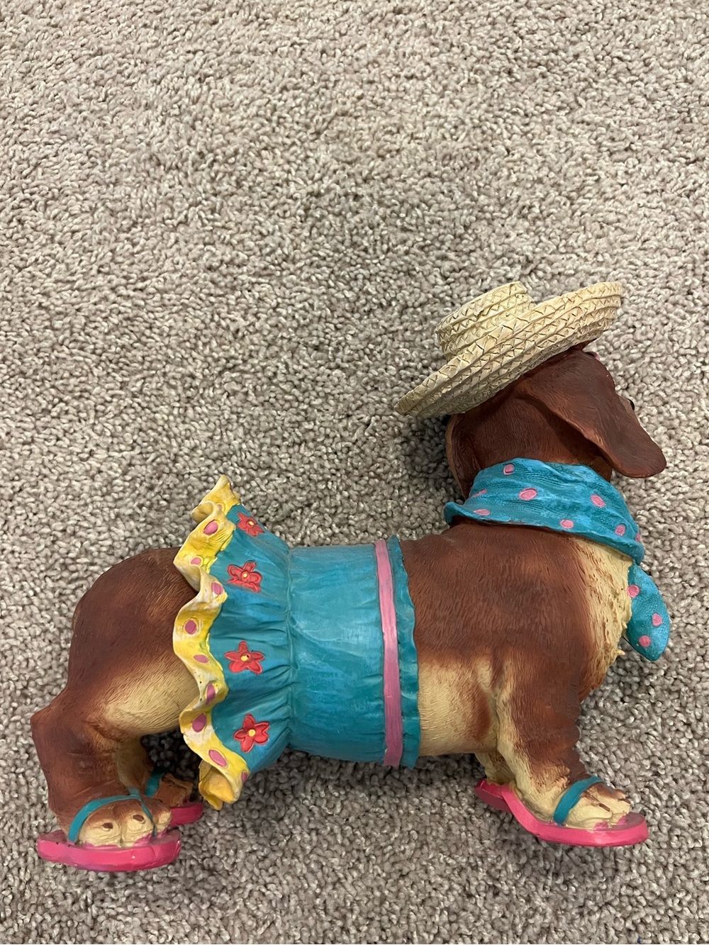 ⚪️Dachshund w/sunglasses & dress & accessories decorative statue, preowned⚪️ - Picture 12 of 12
